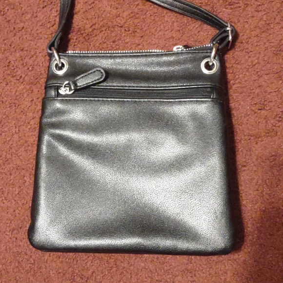 Crossbody leather looking purse. - Picture 5 of 9